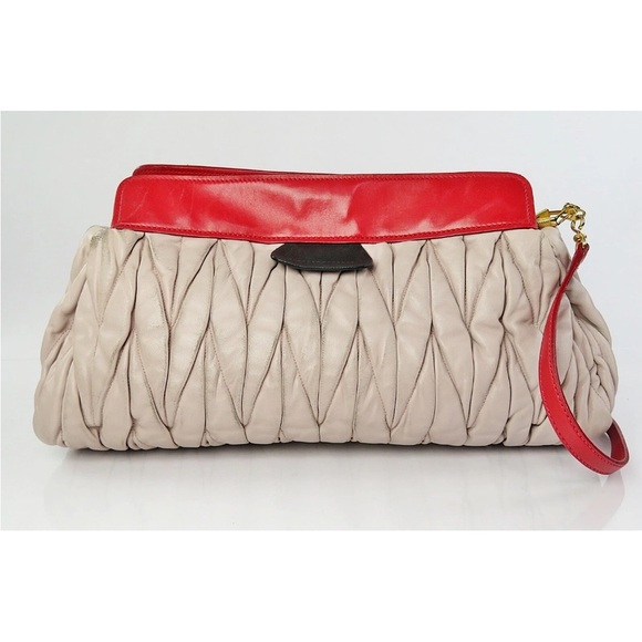 Miu Miu Red and Cream Clutch - Picture 2 of 16